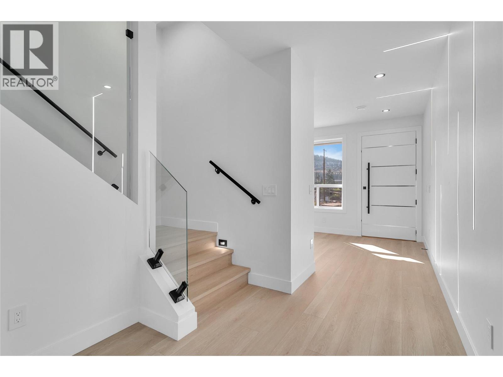 1176 Hume Avenue, Kelowna, British Columbia  V1P 0A9 - Photo 5 - 10382237