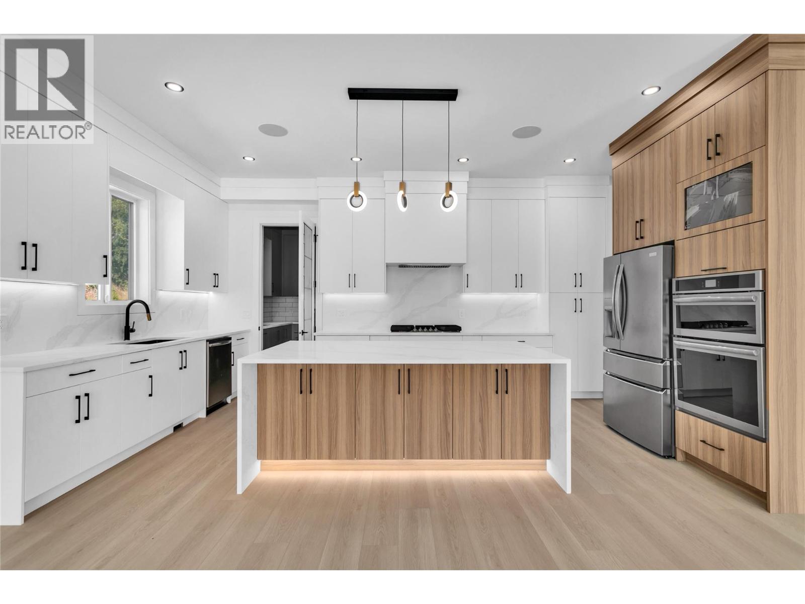 1176 Hume Avenue, Kelowna, British Columbia  V1P 0A9 - Photo 6 - 10382237