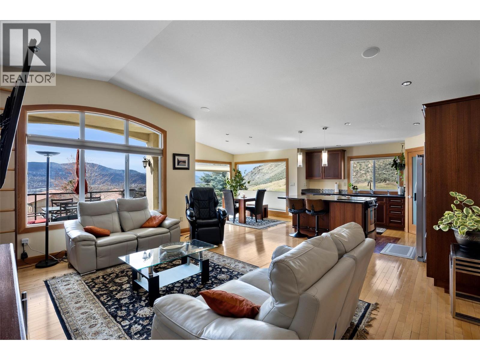 601 Rosewood Lane, Kamloops, British Columbia  V2H 1T3 - Photo 2 - 10381057