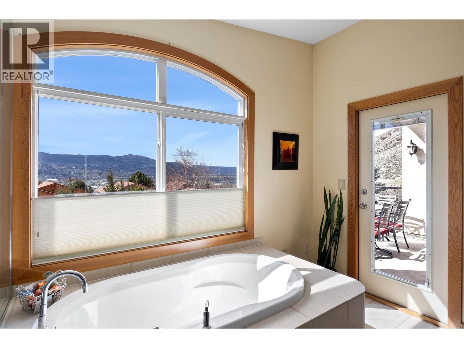 601 Rosewood Lane, Kamloops, British Columbia  V2H 1T3 - Photo 6 - 10381057