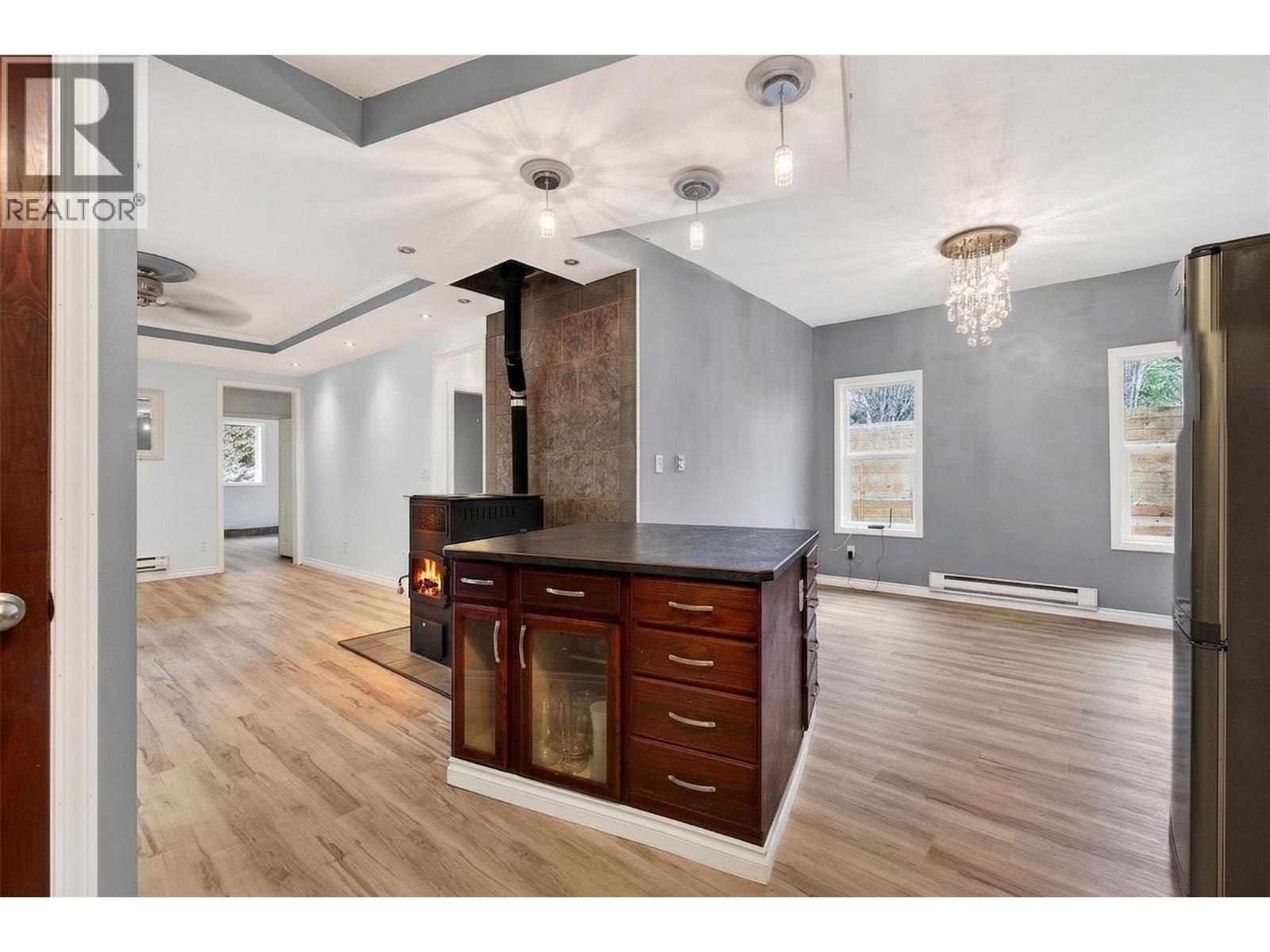 9048 Humming Bird Drive, Swansea Point, British Columbia  V0E 2K2 - Photo 14 - 10382358