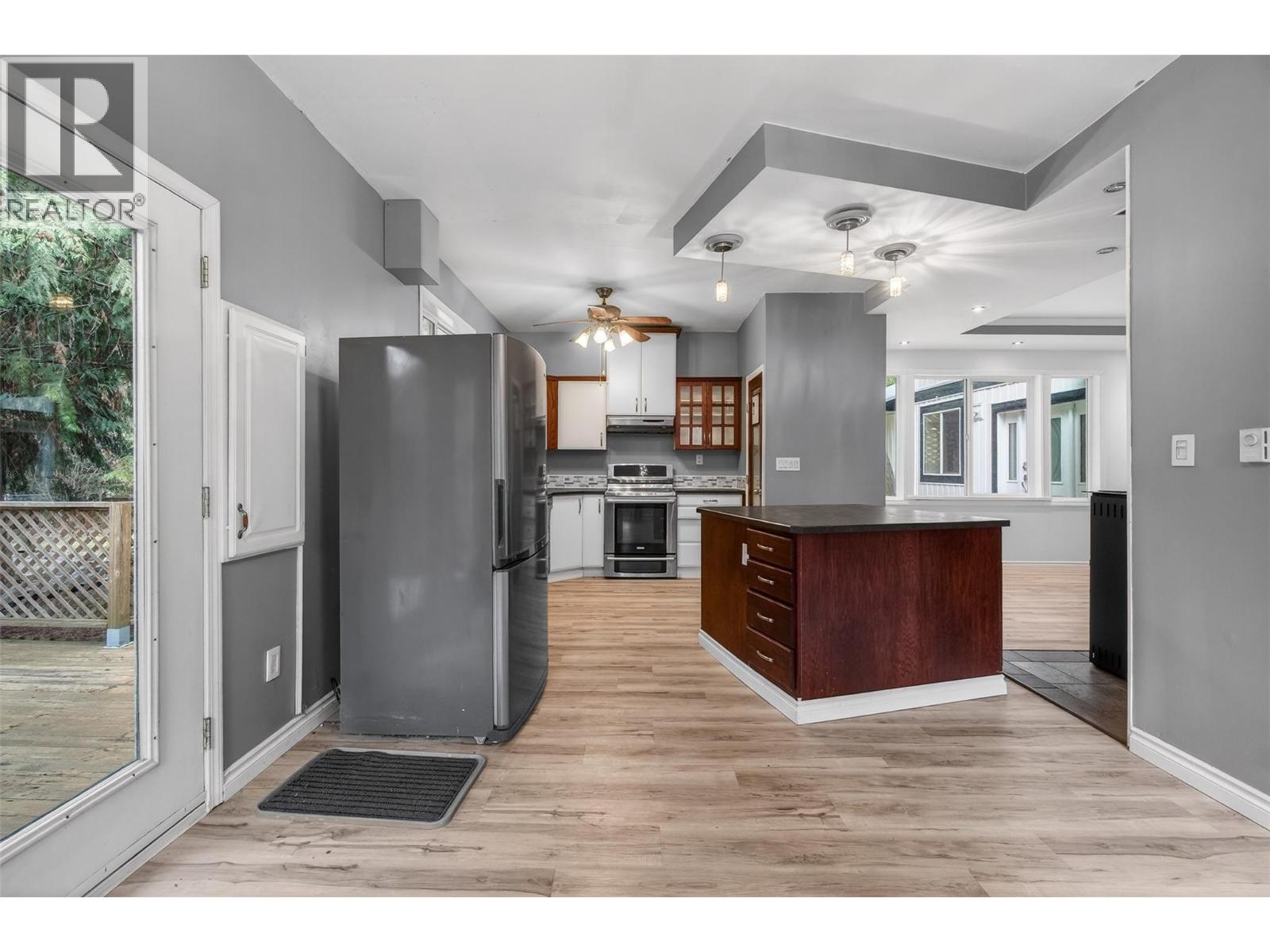 9048 Humming Bird Drive, Swansea Point, British Columbia  V0E 2K2 - Photo 19 - 10382358