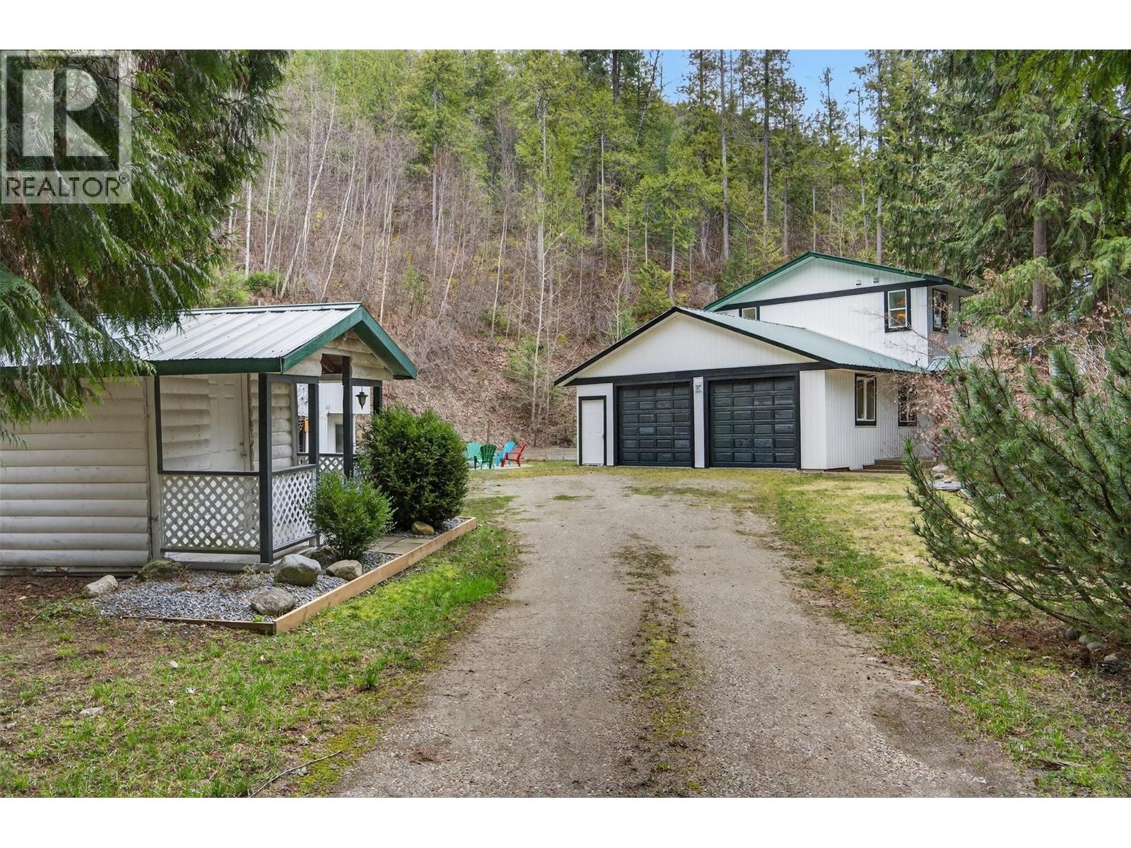 9048 Humming Bird Drive, Swansea Point, British Columbia  V0E 2K2 - Photo 2 - 10382358