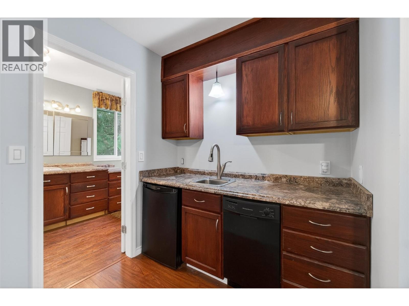 9048 Humming Bird Drive, Swansea Point, British Columbia  V0E 2K2 - Photo 28 - 10382358