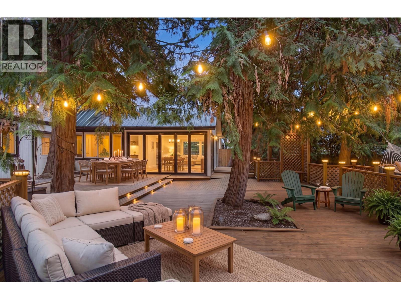 9048 Humming Bird Drive, Swansea Point, British Columbia  V0E 2K2 - Photo 3 - 10382358