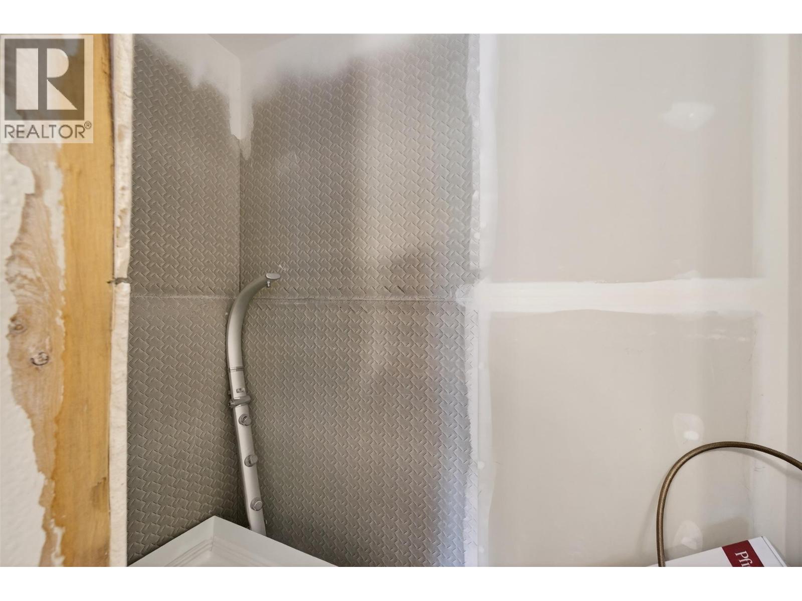 9048 Humming Bird Drive, Swansea Point, British Columbia  V0E 2K2 - Photo 31 - 10382358