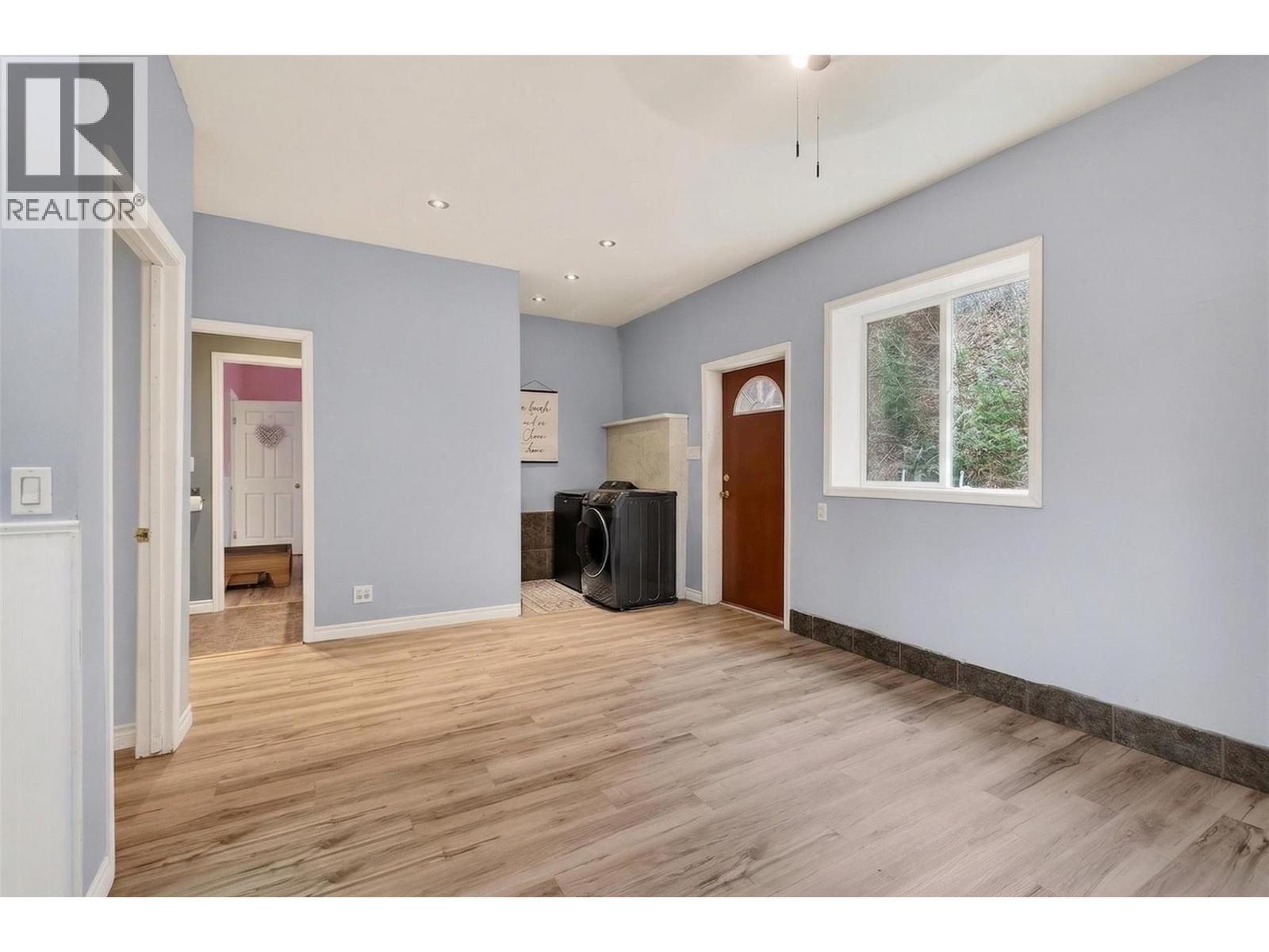 9048 Humming Bird Drive, Swansea Point, British Columbia  V0E 2K2 - Photo 46 - 10382358