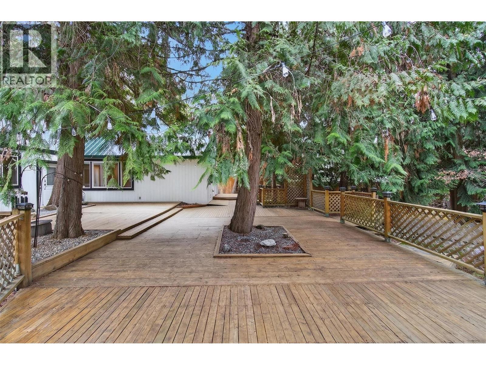 9048 Humming Bird Drive, Swansea Point, British Columbia  V0E 2K2 - Photo 56 - 10382358