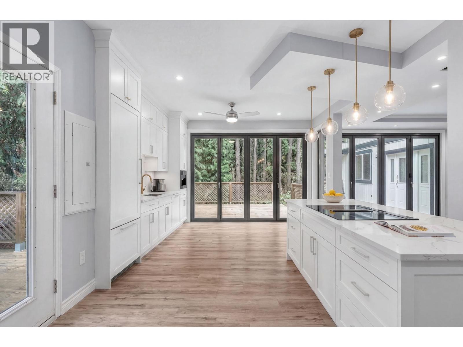 9048 Humming Bird Drive, Swansea Point, British Columbia  V0E 2K2 - Photo 6 - 10382358