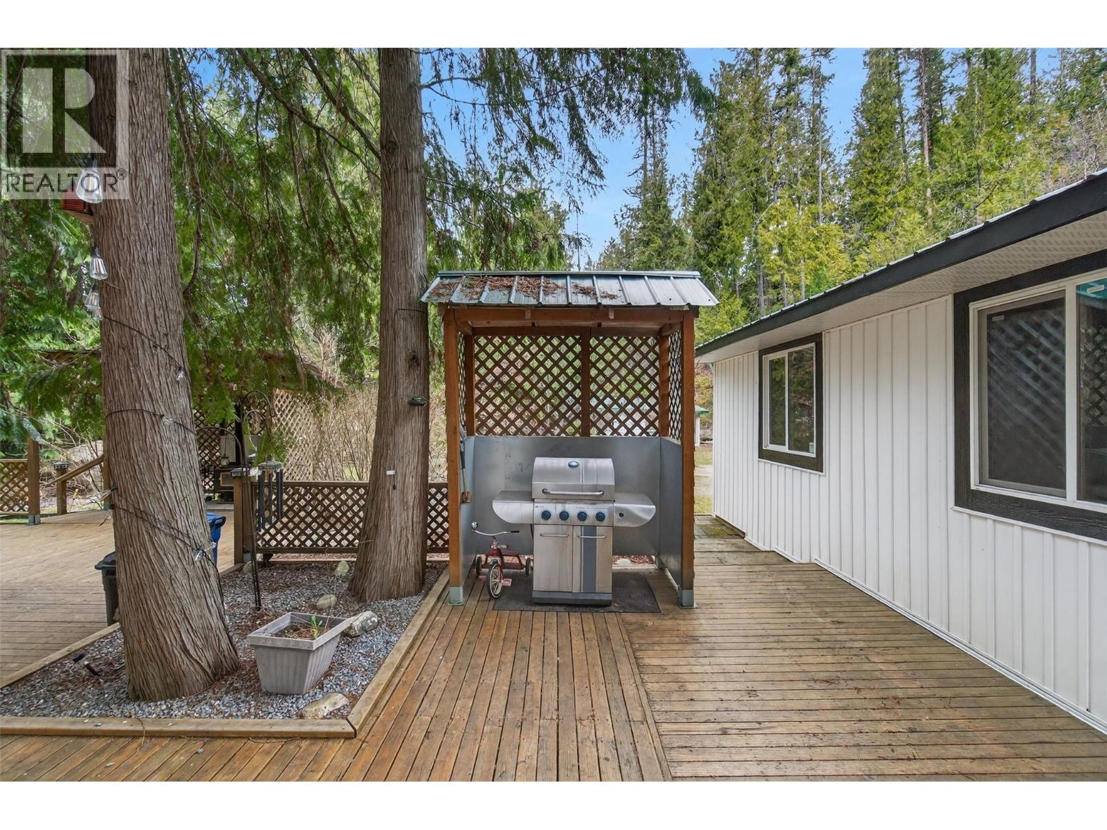 9048 Humming Bird Drive, Swansea Point, British Columbia  V0E 2K2 - Photo 61 - 10382358