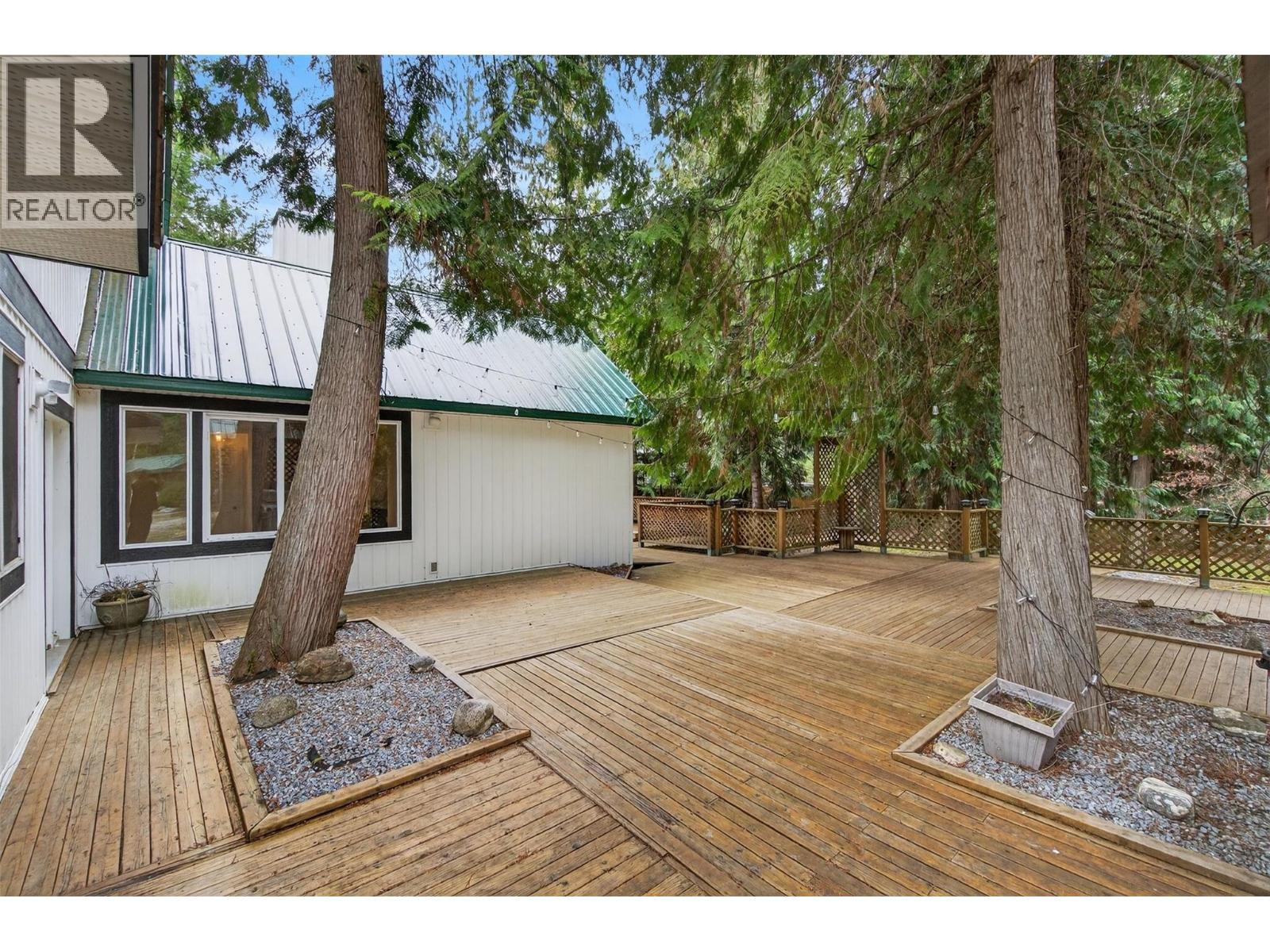 9048 Humming Bird Drive, Swansea Point, British Columbia  V0E 2K2 - Photo 62 - 10382358