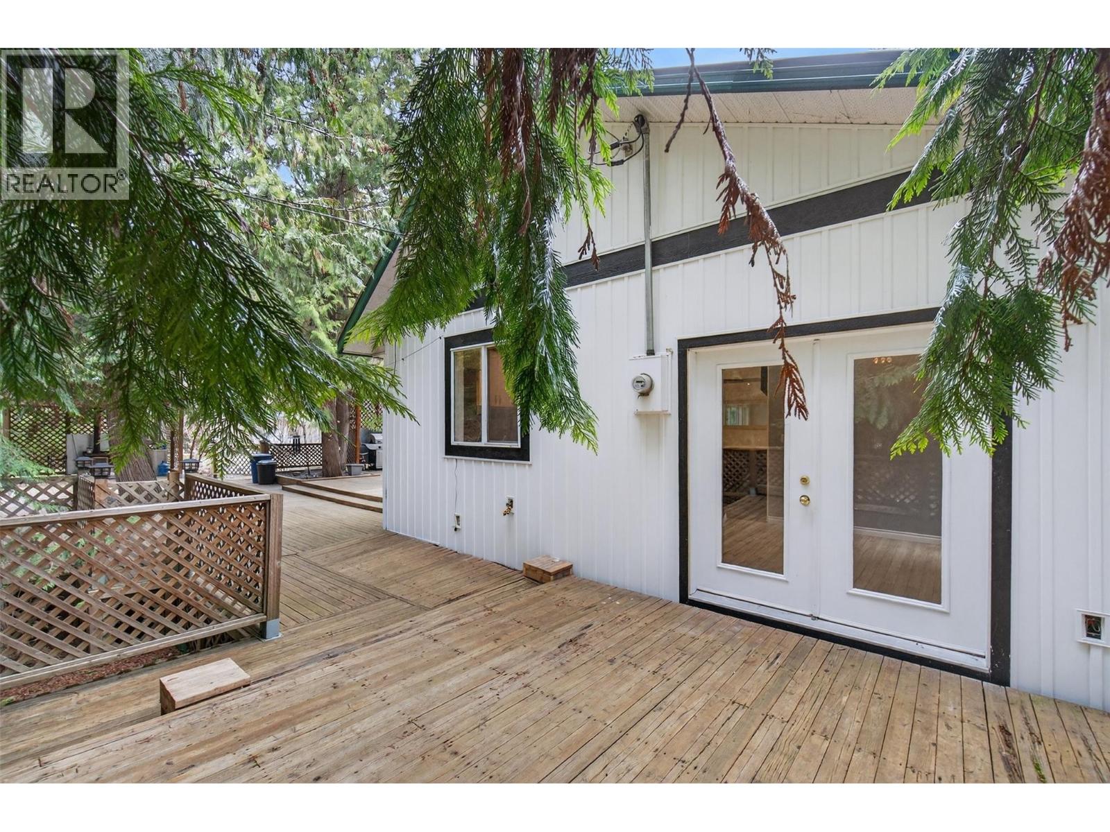 9048 Humming Bird Drive, Swansea Point, British Columbia  V0E 2K2 - Photo 70 - 10382358