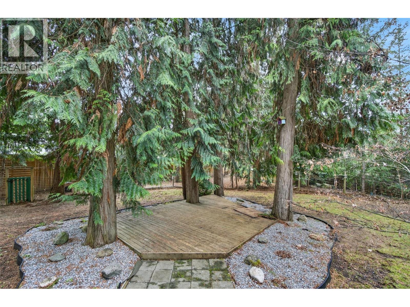 9048 Humming Bird Drive, Swansea Point, British Columbia  V0E 2K2 - Photo 71 - 10382358