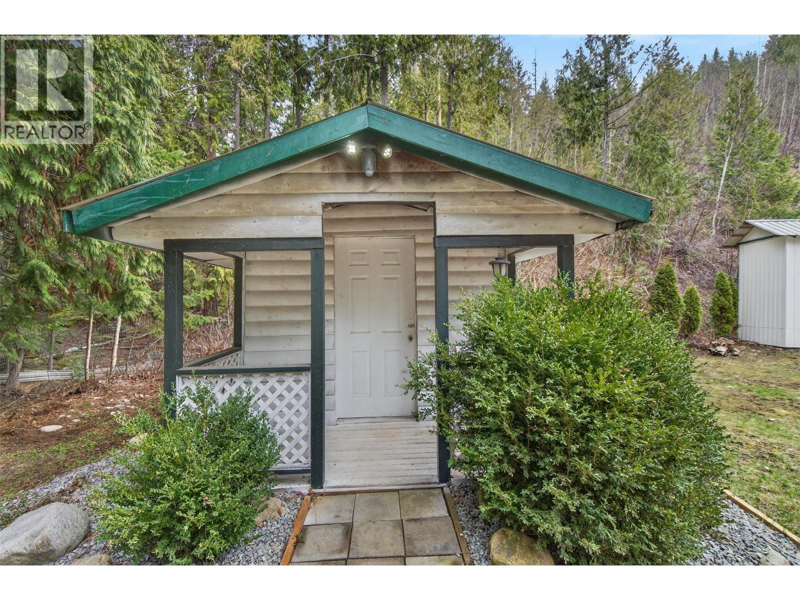 9048 Humming Bird Drive, Swansea Point, British Columbia  V0E 2K2 - Photo 79 - 10382358