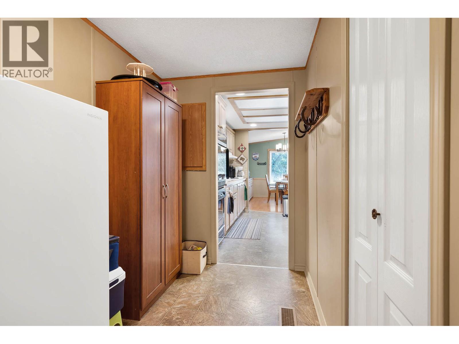 1888 Lakeview Drive, Kamloops, British Columbia  V0E 1Z1 - Photo 21 - 10382125