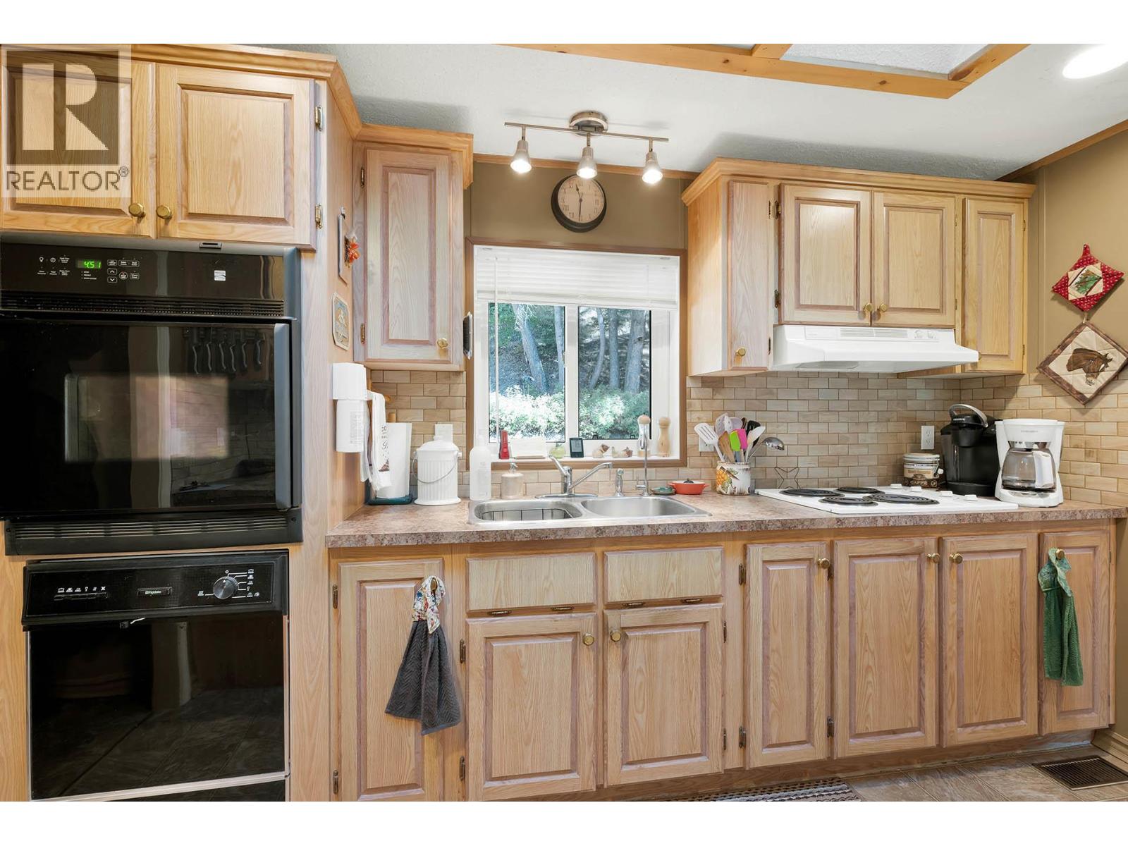 1888 Lakeview Drive, Kamloops, British Columbia  V0E 1Z1 - Photo 22 - 10382125