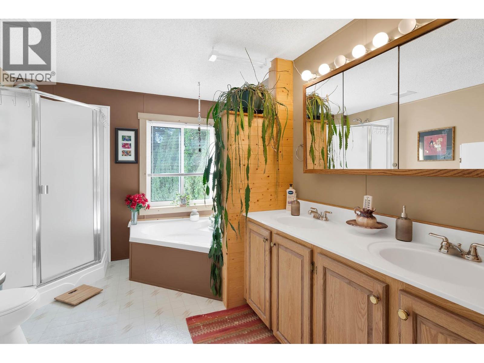 1888 Lakeview Drive, Kamloops, British Columbia  V0E 1Z1 - Photo 44 - 10382125