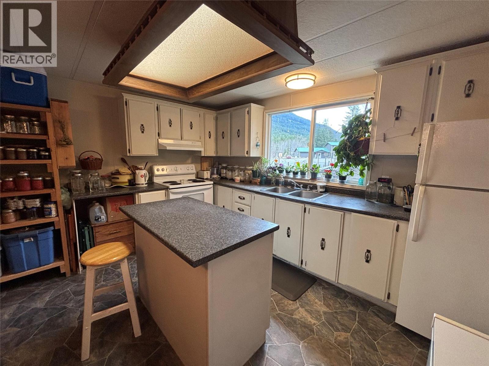 150 North Fork Road, Cherryville, British Columbia  V0E 2G0 - Photo 11 - 10382027