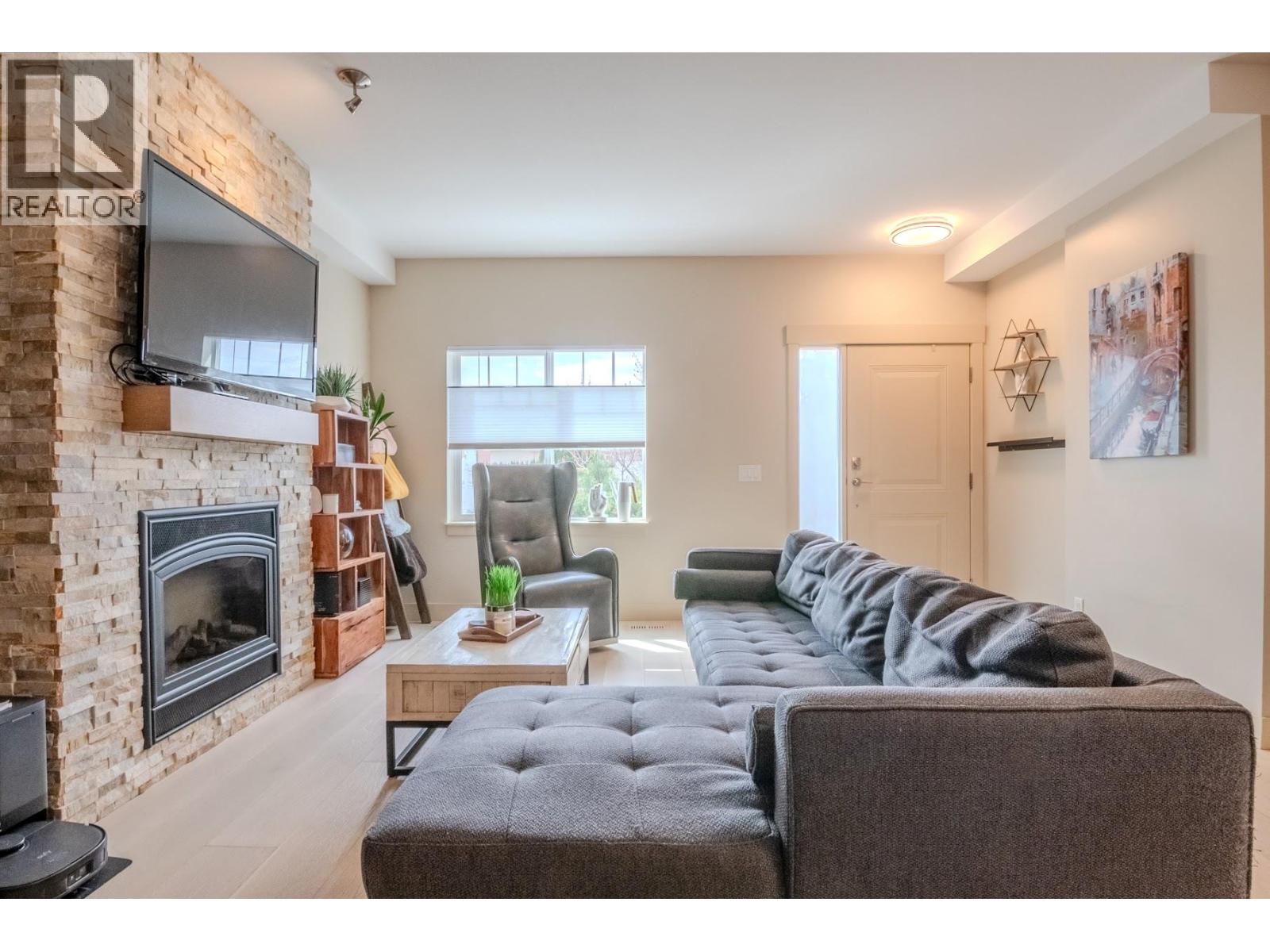 600 Sherwood Road Unit# 10, Kelowna, British Columbia  V1W 5K1 - Photo 2 - 10382240