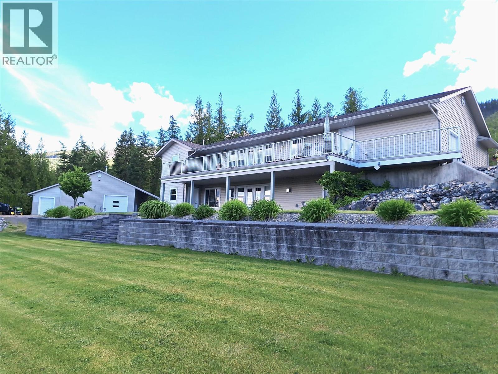 1406 Huckleberry Drive, Sorrento, British Columbia  V0E 2W1 - Photo 10 - 10382112