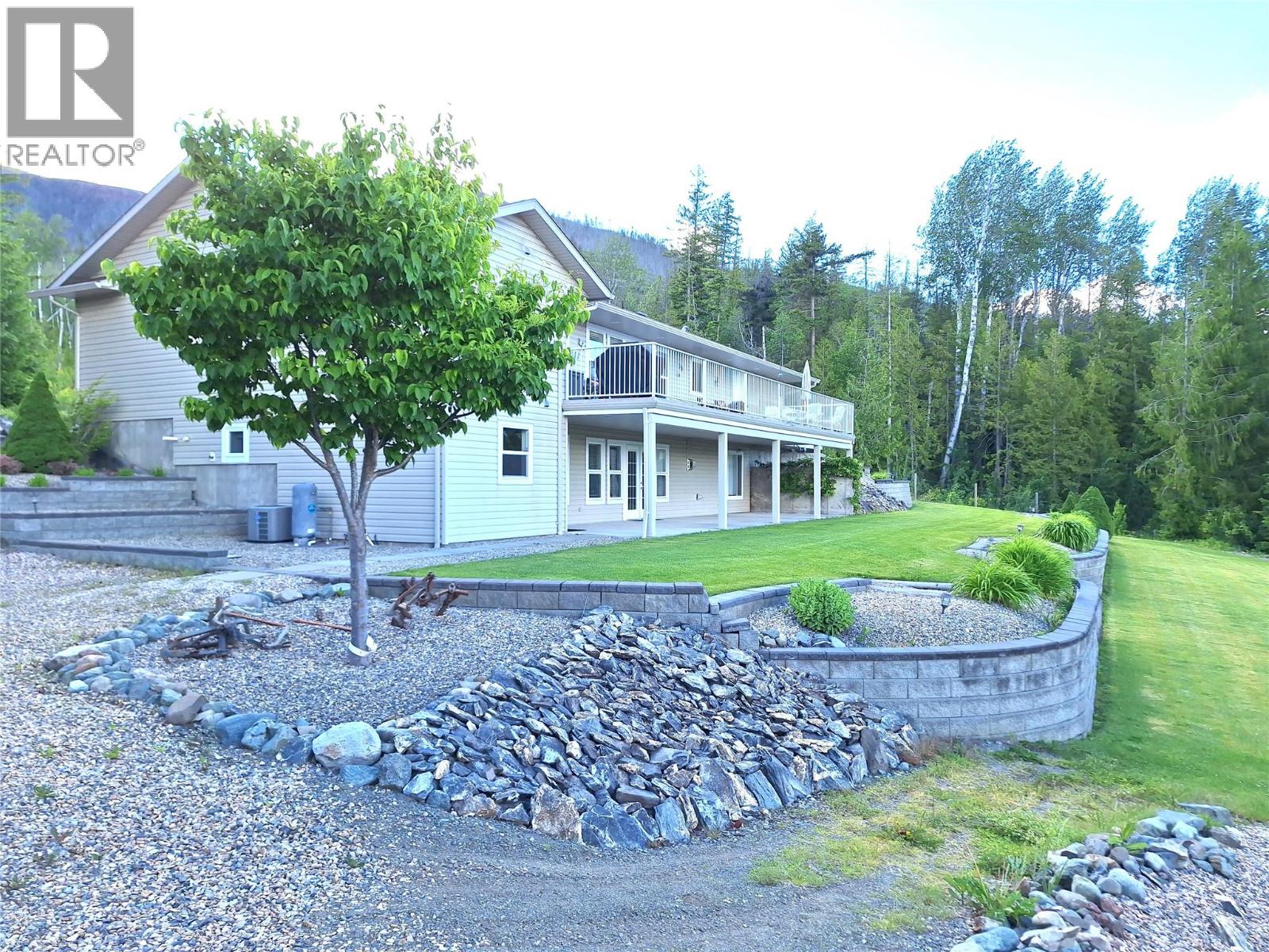 1406 Huckleberry Drive, Sorrento, British Columbia  V0E 2W1 - Photo 14 - 10382112