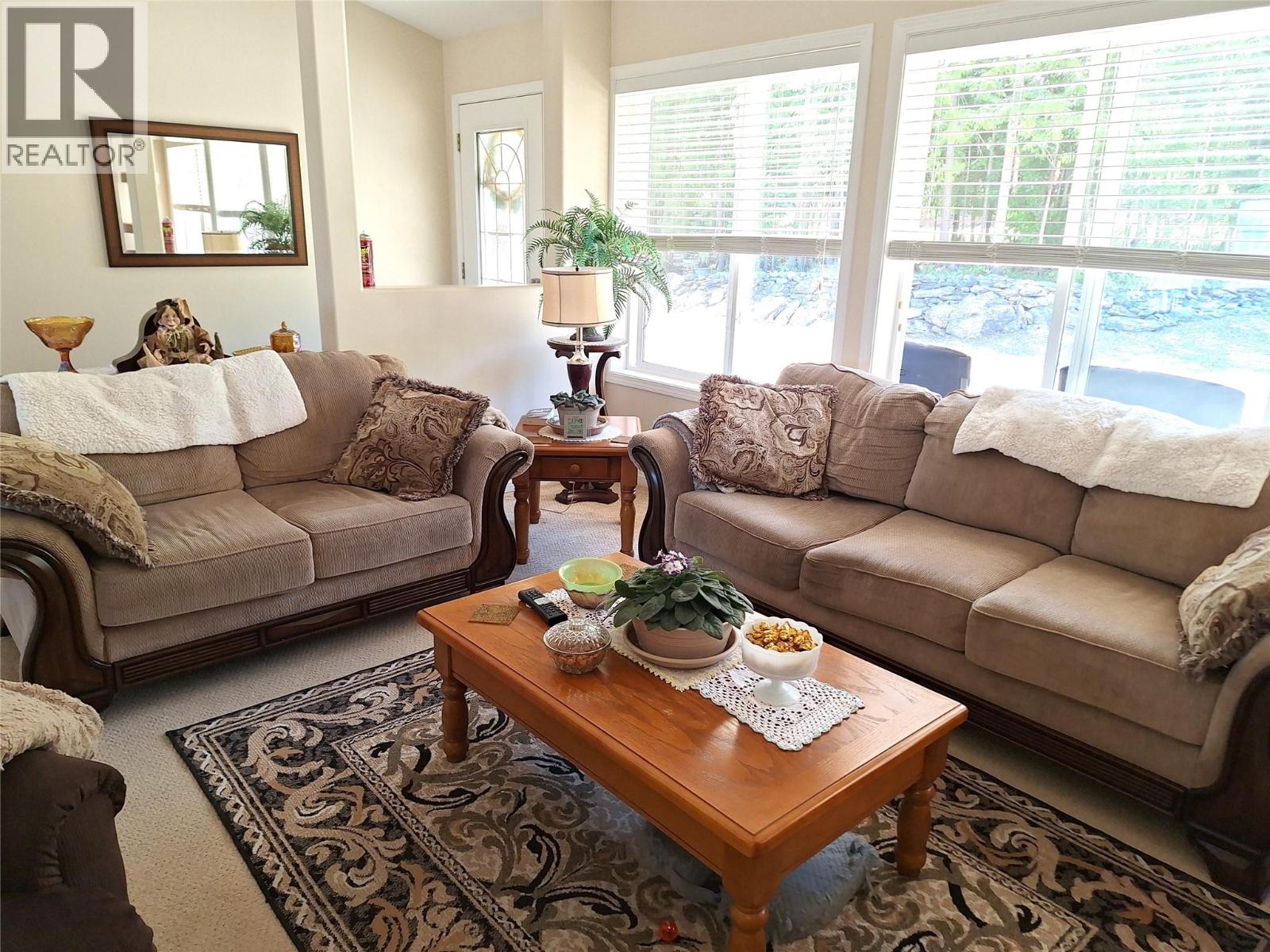 1406 Huckleberry Drive, Sorrento, British Columbia  V0E 2W1 - Photo 3 - 10382112