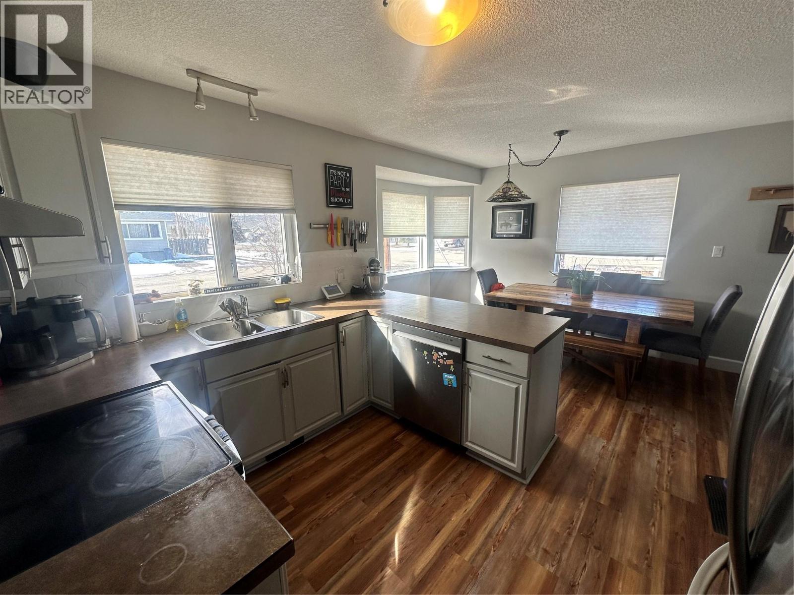 4112 52a Place Ne, Chetwynd, British Columbia  V0C 1J0 - Photo 2 - 10382438