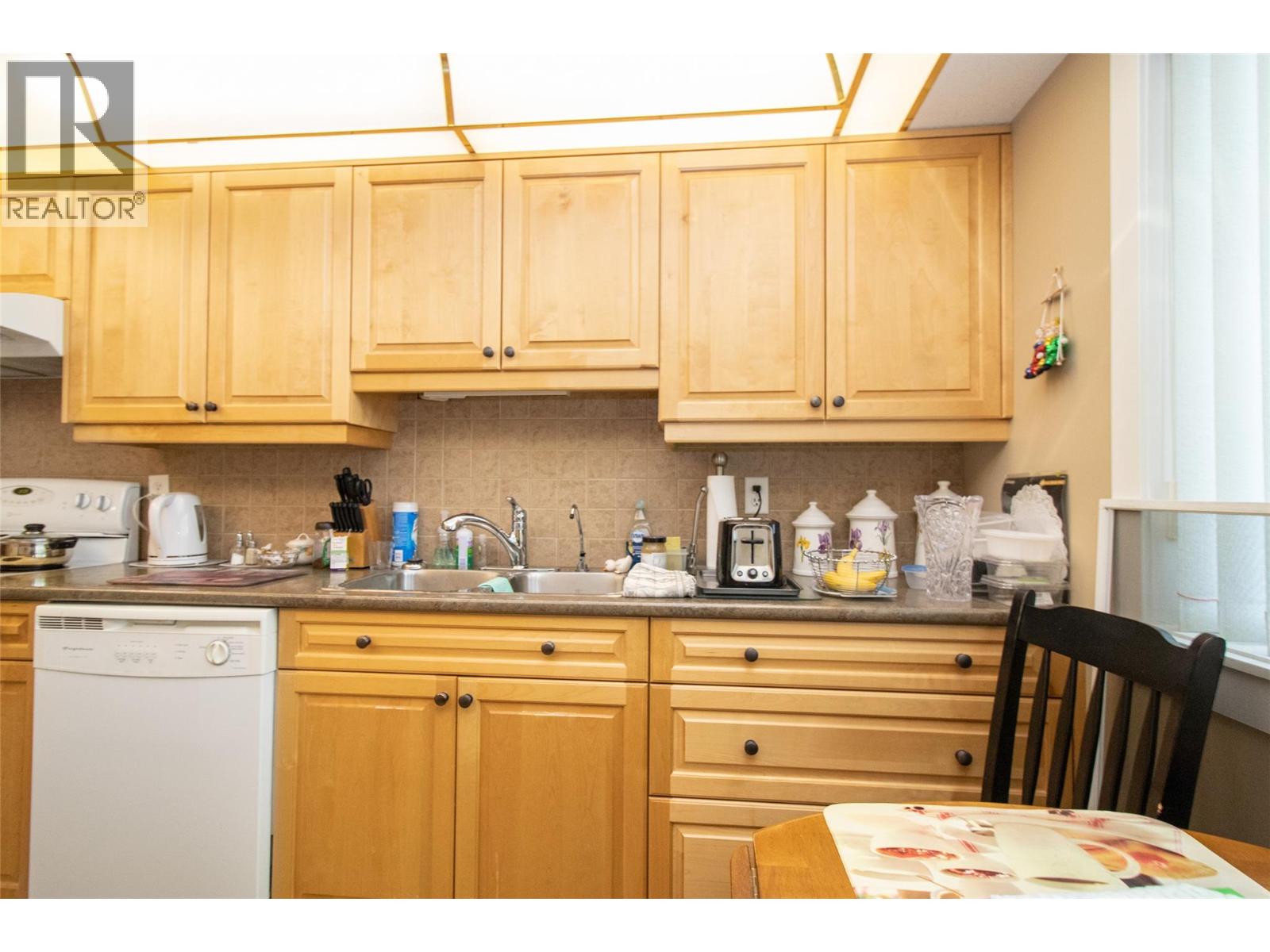 1045 Sutherland Avenue Unit# 115a, Kelowna, British Columbia  V1Y 5Y1 - Photo 7 - 10382359