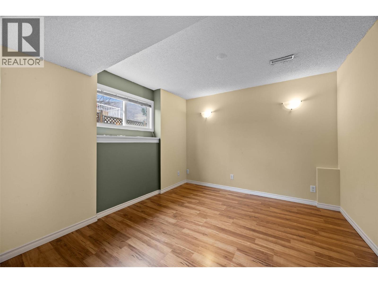 681 Sicamore Drive, Kamloops, British Columbia  V2B 6R6 - Photo 20 - 10382386