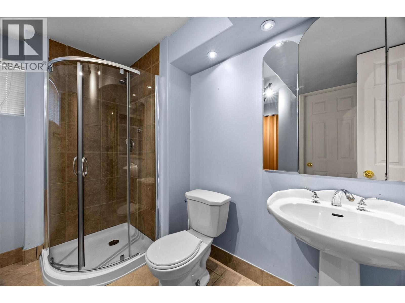 681 Sicamore Drive, Kamloops, British Columbia  V2B 6R6 - Photo 22 - 10382386