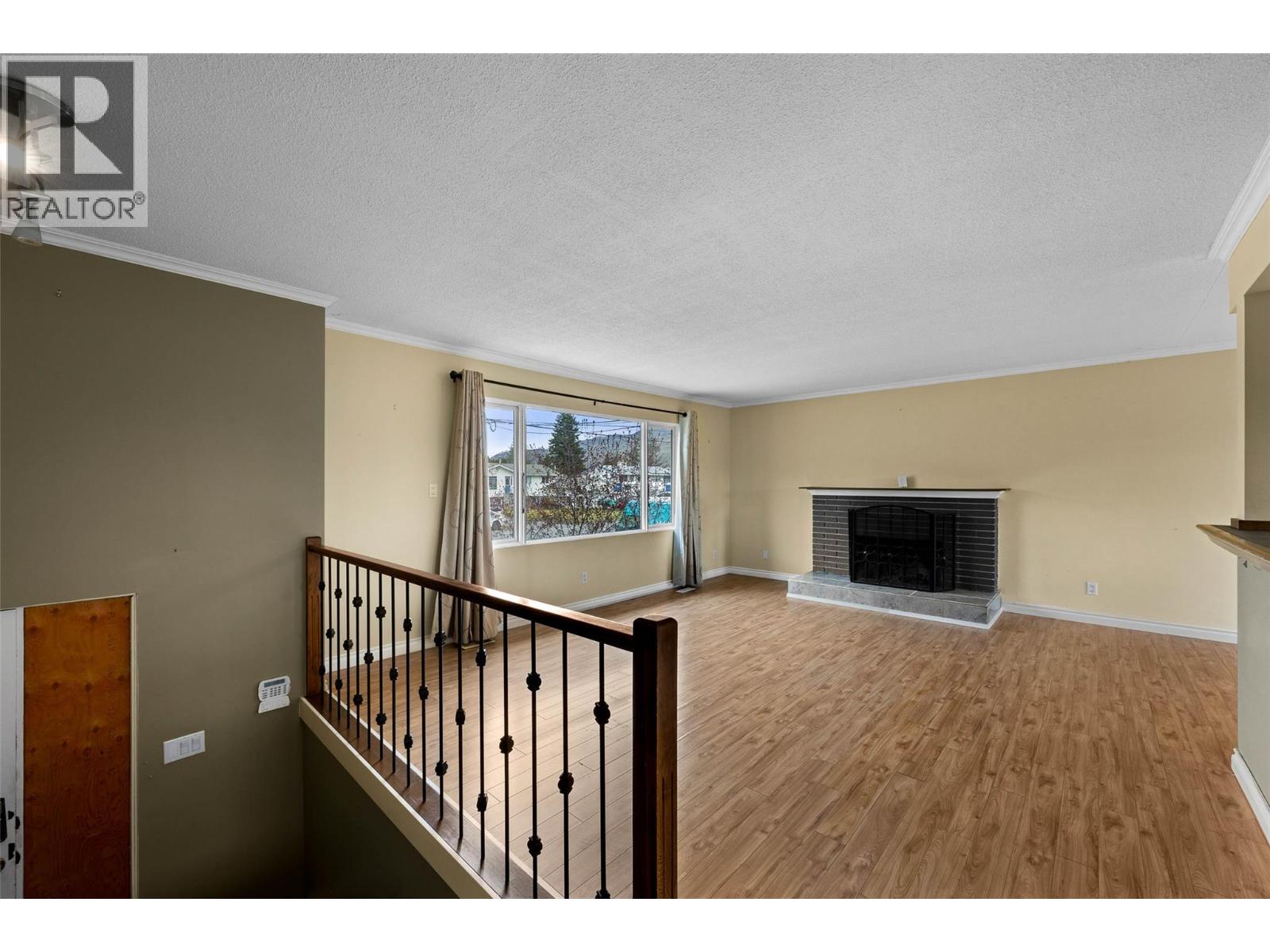 681 Sicamore Drive, Kamloops, British Columbia  V2B 6R6 - Photo 7 - 10382386