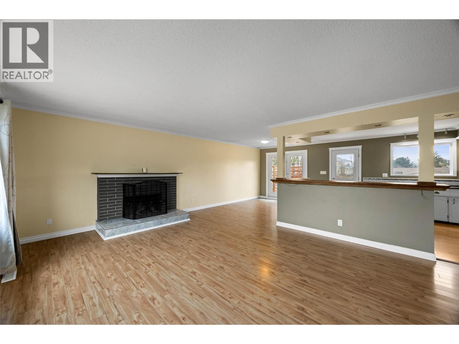 681 Sicamore Drive, Kamloops, British Columbia  V2B 6R6 - Photo 8 - 10382386