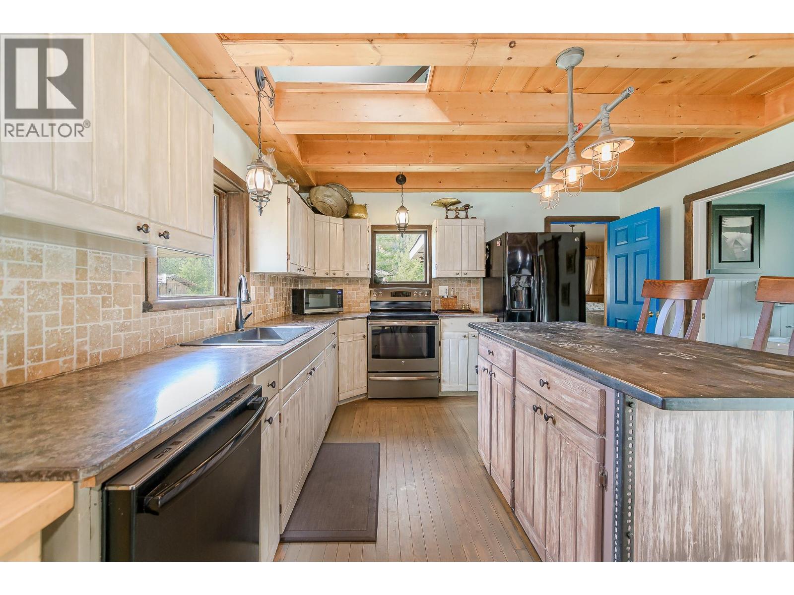 3690 Northway Road, Malakwa, British Columbia  V0E 2V0 - Photo 13 - 10382097