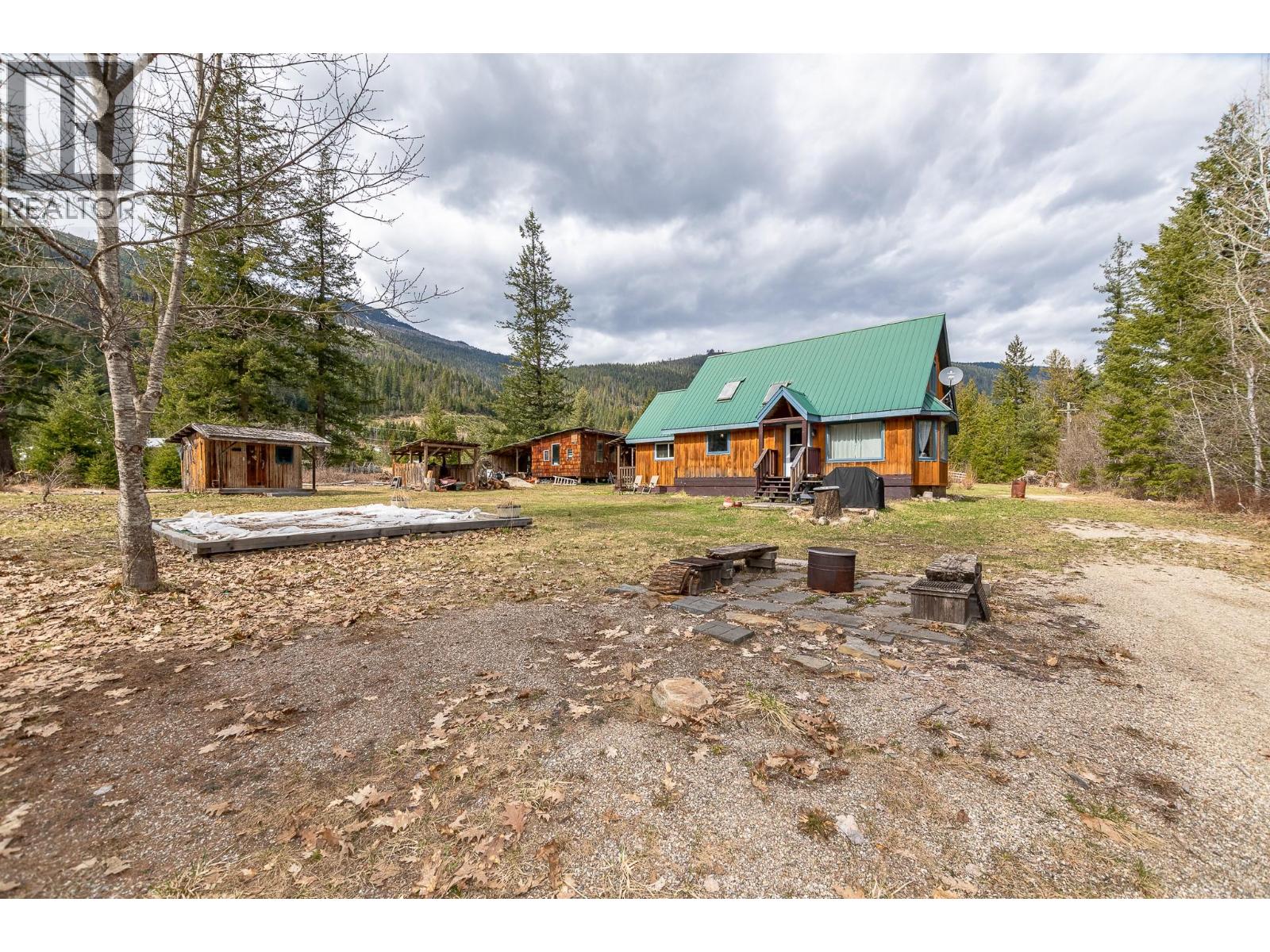 3690 Northway Road, Malakwa, British Columbia  V0E 2V0 - Photo 32 - 10382097