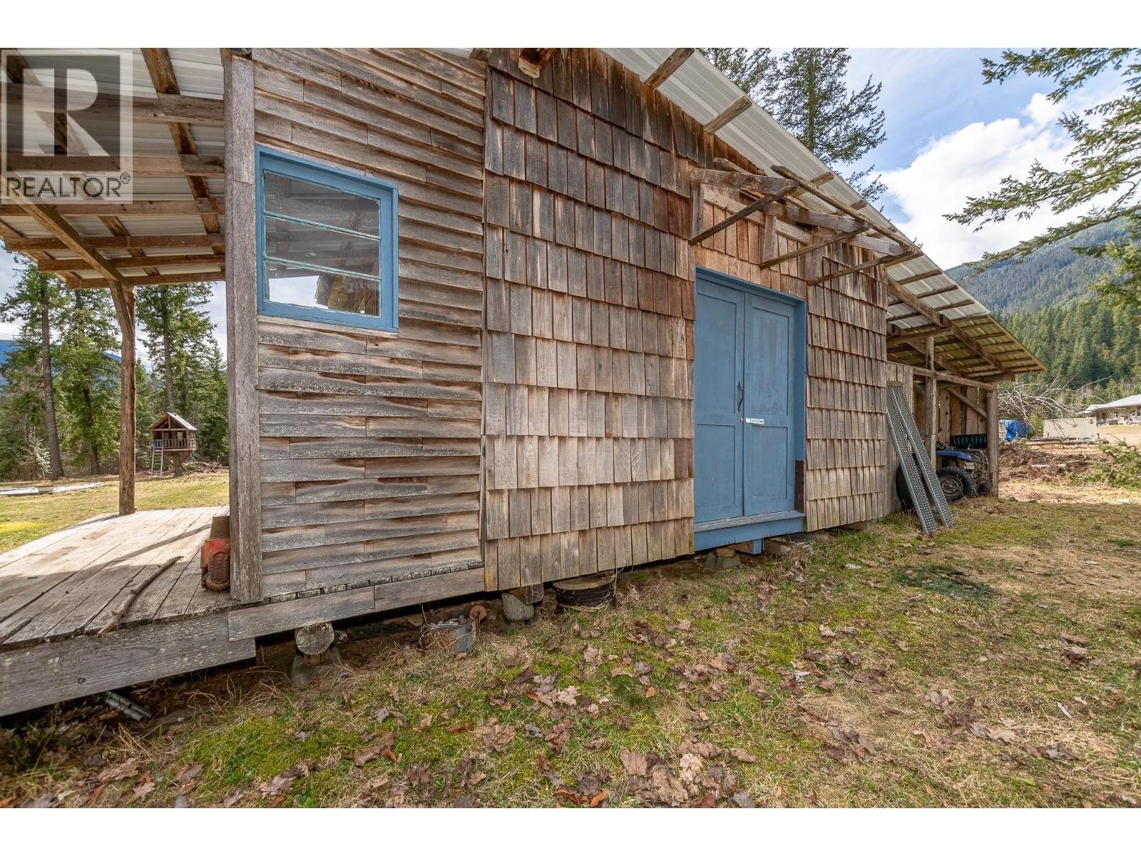 3690 Northway Road, Malakwa, British Columbia  V0E 2V0 - Photo 42 - 10382097