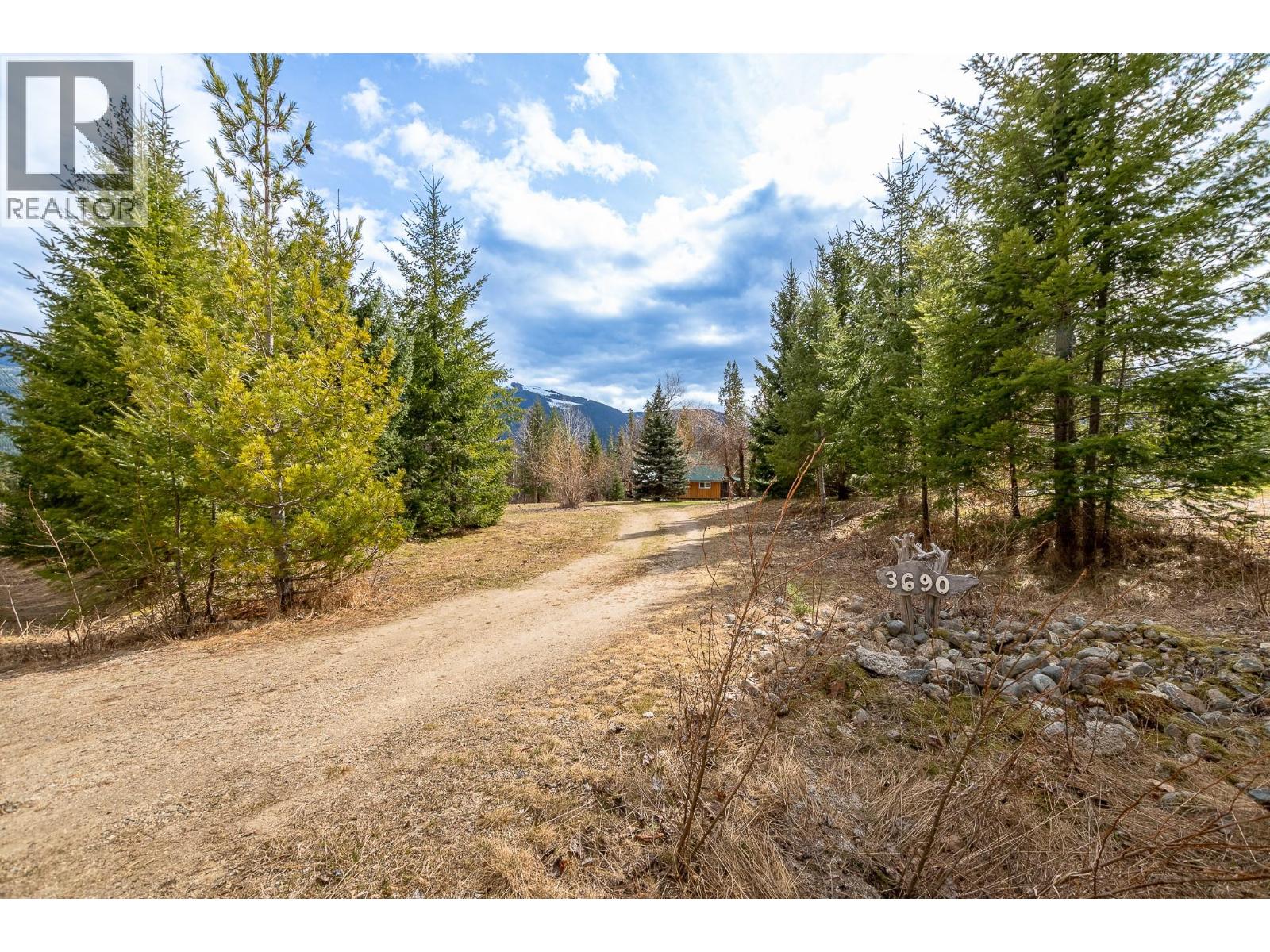 3690 Northway Road, Malakwa, British Columbia  V0E 2V0 - Photo 45 - 10382097