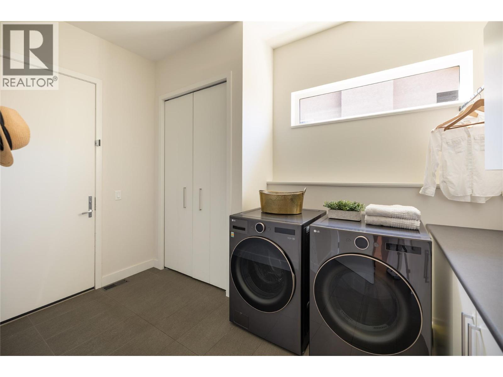 2155 Paly Road, Kelowna, British Columbia  V1V 2B9 - Photo 24 - 10382247