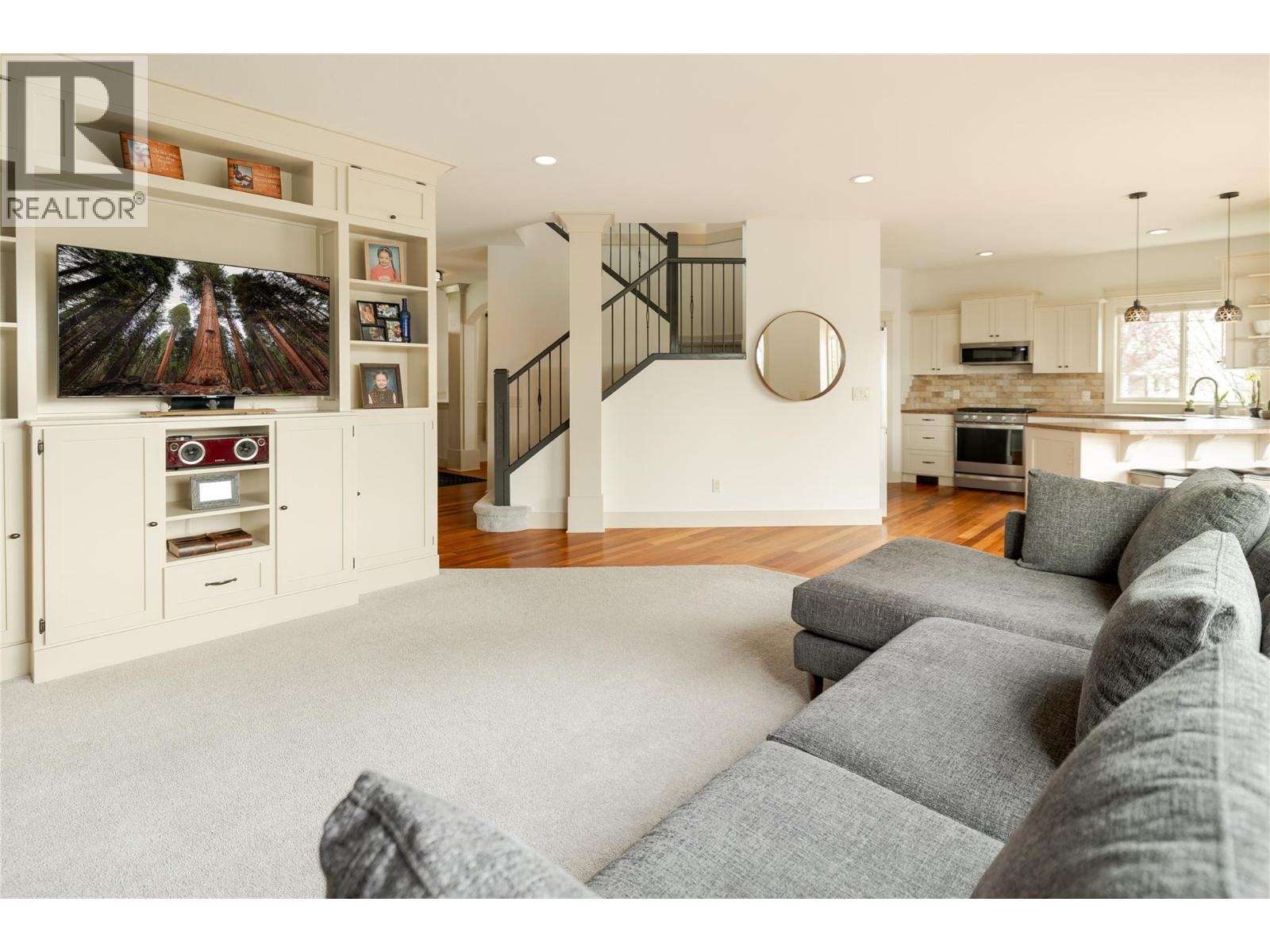 5532 Farron Place, Kelowna, British Columbia  V1W 5H1 - Photo 3 - 10381770