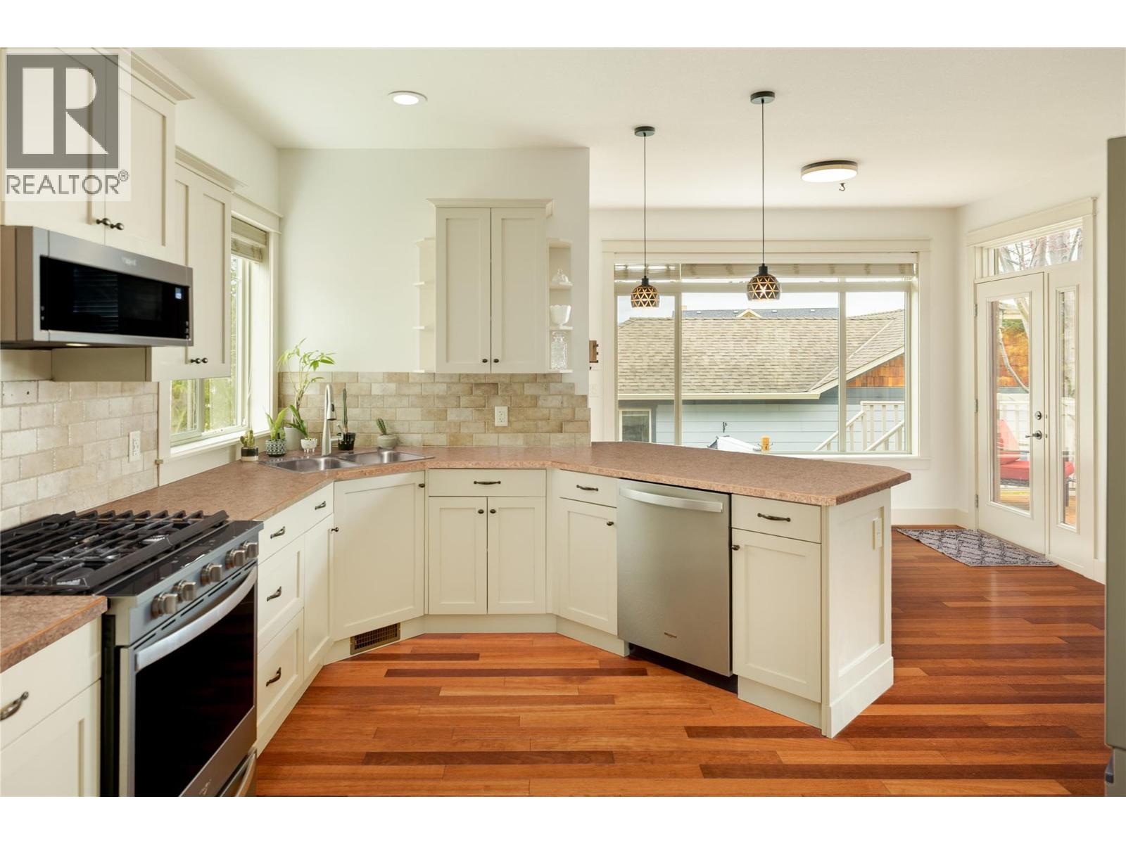 5532 Farron Place, Kelowna, British Columbia  V1W 5H1 - Photo 5 - 10381770