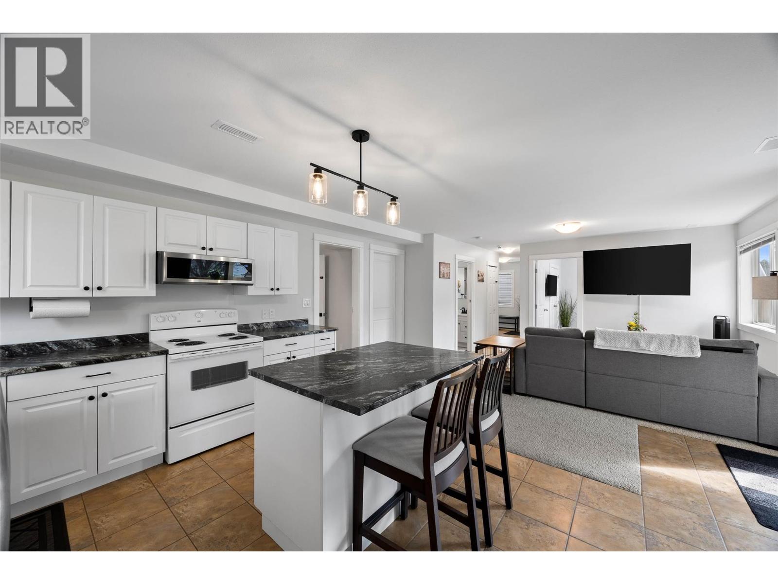 2647 Rosewood Avenue, Kamloops, British Columbia  V2B 0C4 - Photo 20 - 10382365