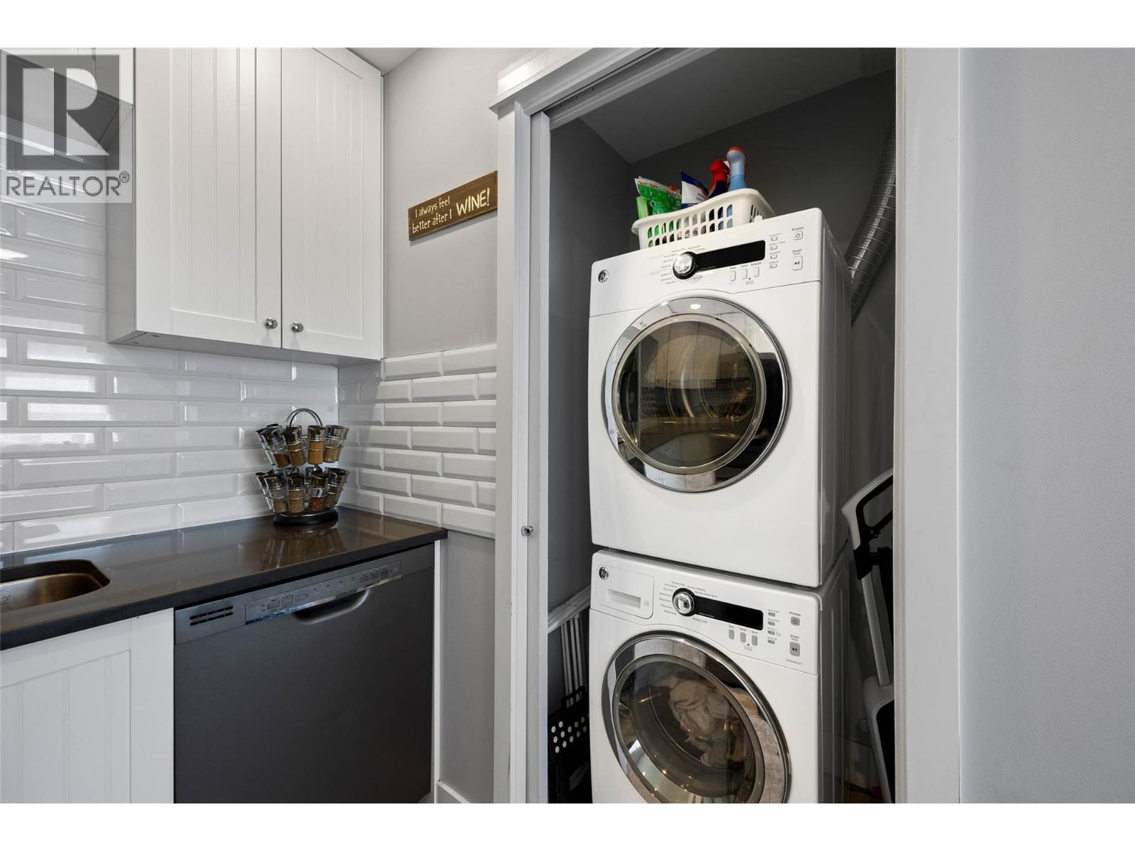 933 Douglas Street, Kamloops, British Columbia  V2C 3C8 - Photo 12 - 10382462