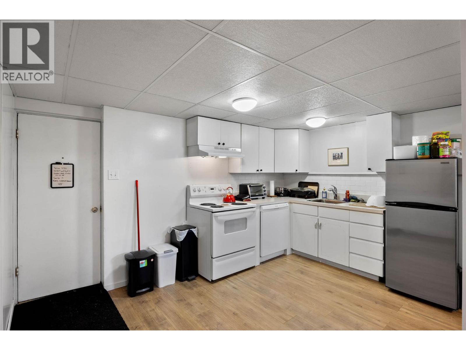 933 Douglas Street, Kamloops, British Columbia  V2C 3C8 - Photo 17 - 10382462