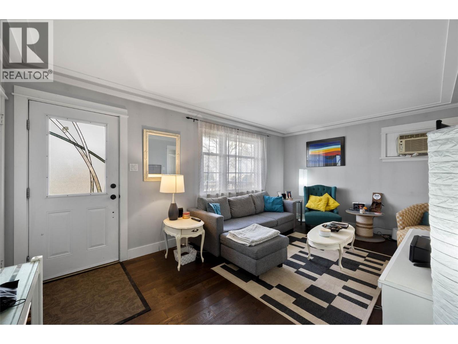 933 Douglas Street, Kamloops, British Columbia  V2C 3C8 - Photo 5 - 10382462