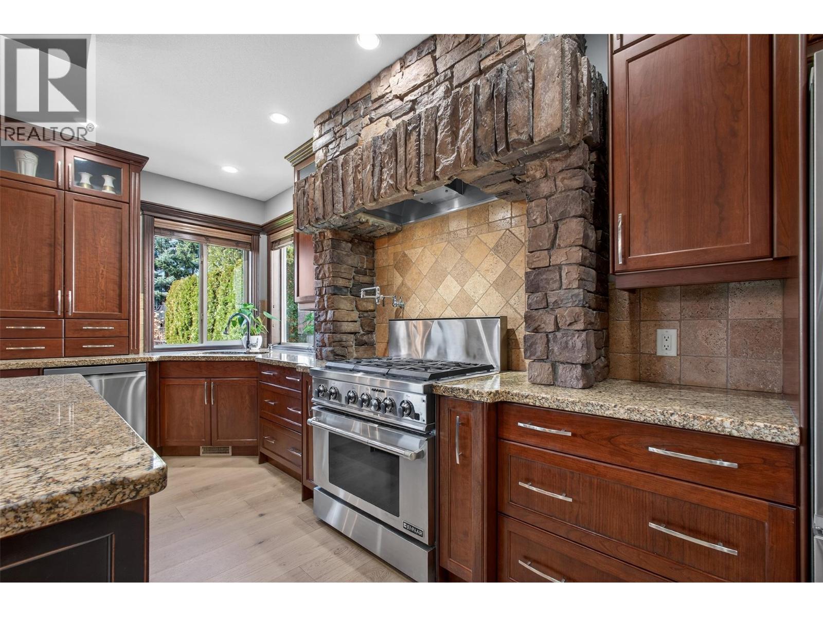 336 Quilchena Drive, Kelowna, British Columbia  V1W 4Y9 - Photo 11 - 10380249