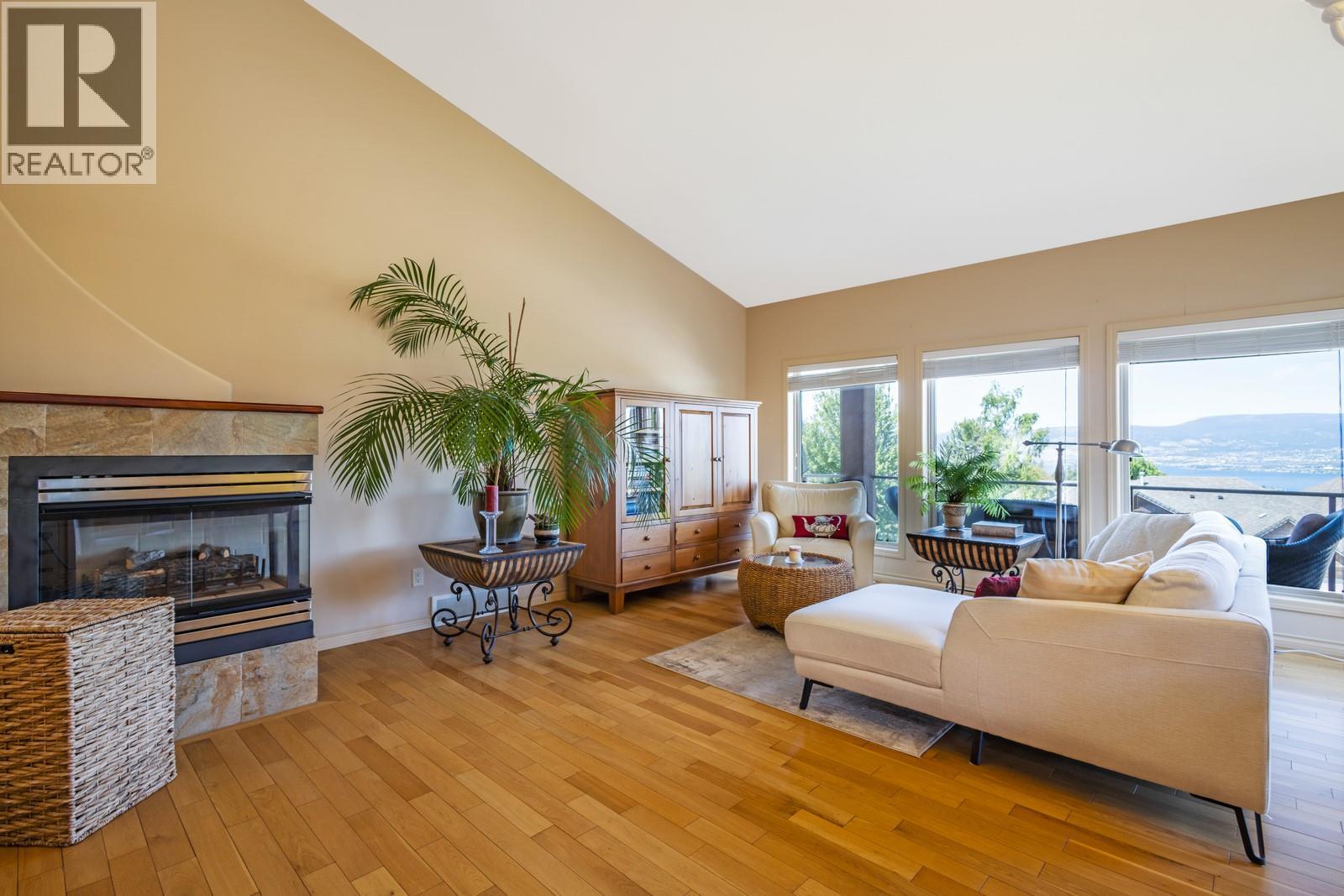 610 Arrowleaf Lane, Kelowna, British Columbia  V1W 4Y6 - Photo 2 - 10380246