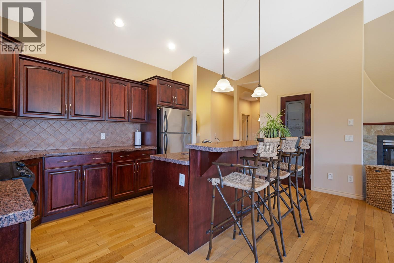 610 Arrowleaf Lane, Kelowna, British Columbia  V1W 4Y6 - Photo 7 - 10380246