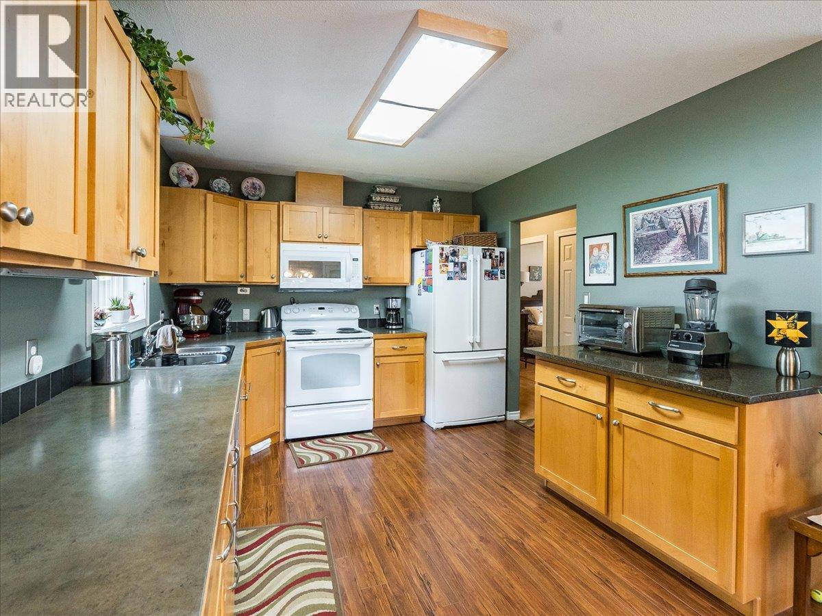 1663 Moran Road Road, Thrums, British Columbia  V1N 4N5 - Photo 9 - 10382160