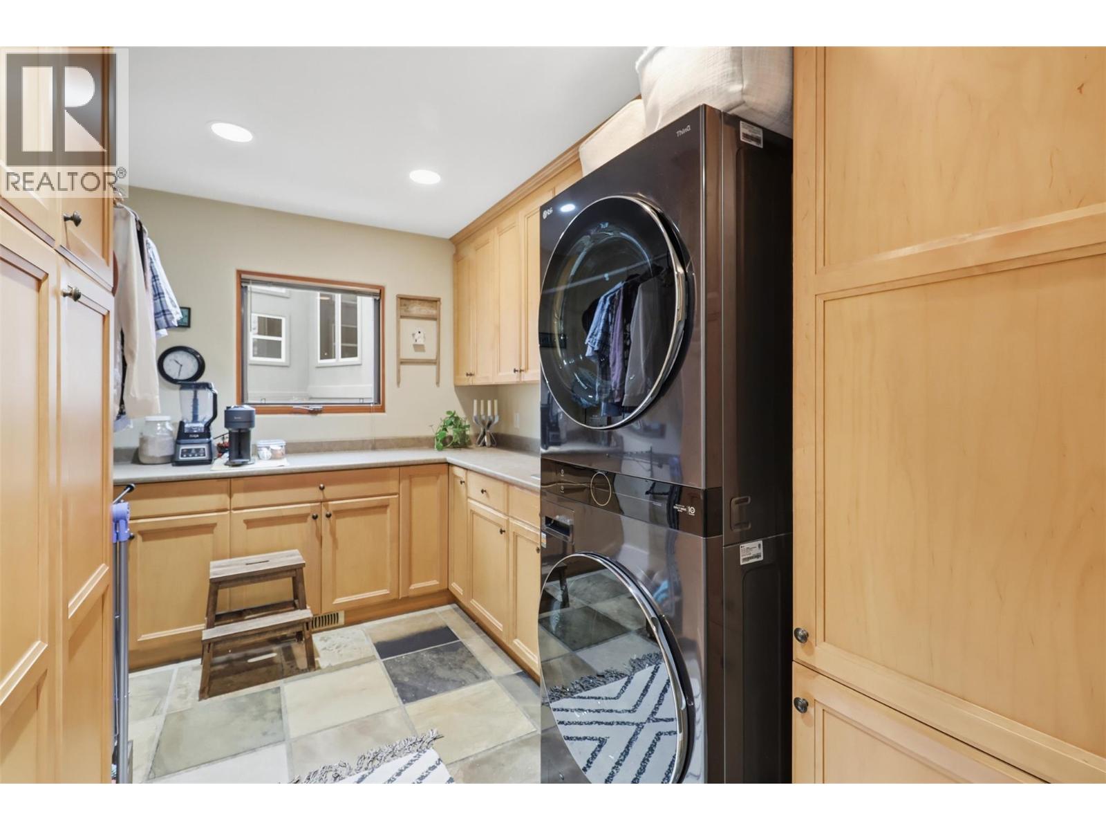 7 Chancellor Drive, Kamloops, British Columbia  V2E 2P1 - Photo 34 - 10381744