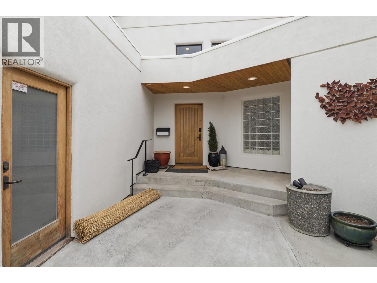 7 Chancellor Drive, Kamloops, British Columbia  V2E 2P1 - Photo 6 - 10381744