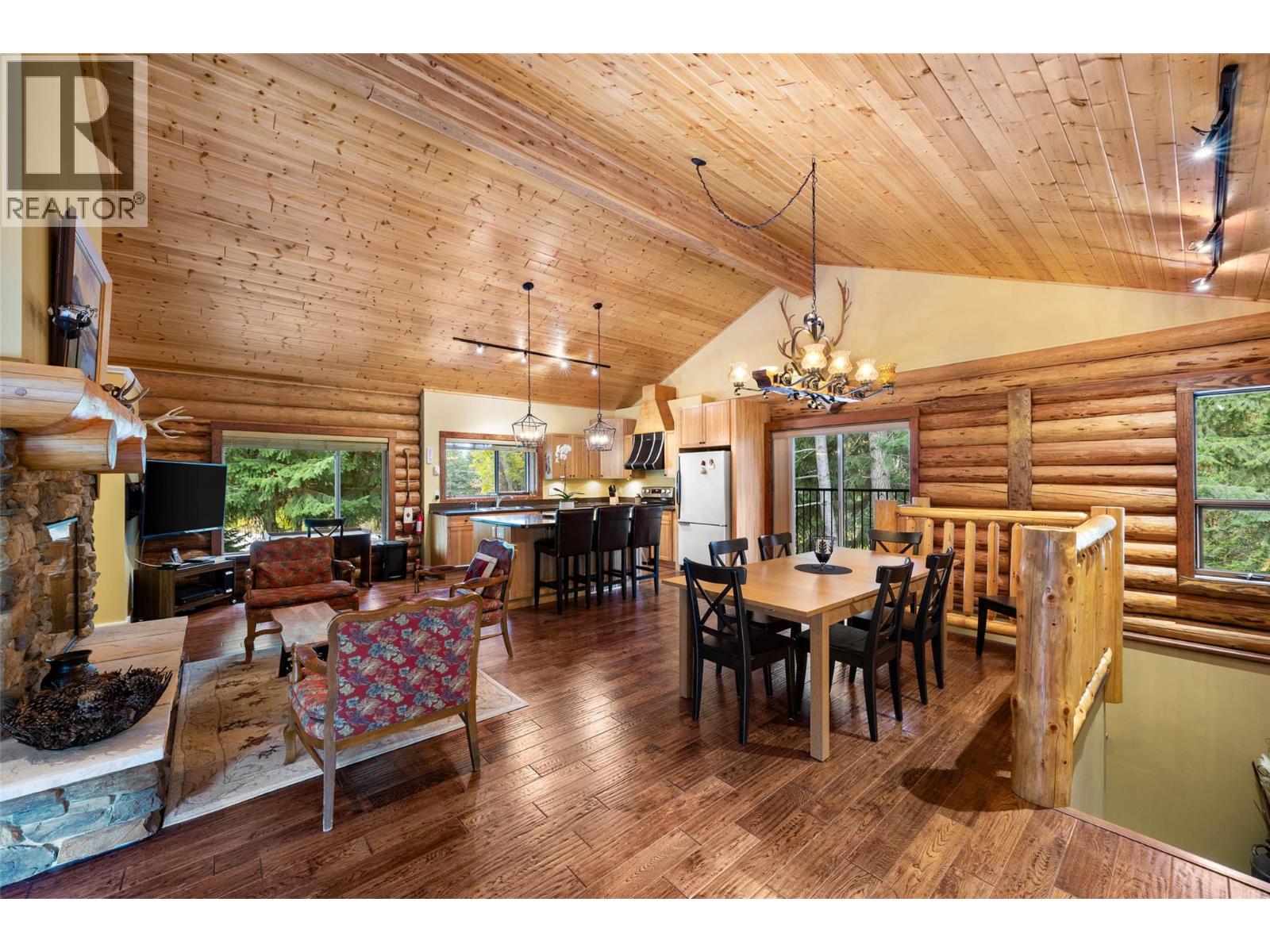 7799 Golf Course Road, Anglemont, British Columbia  V0E 1M8 - Photo 14 - 10382429